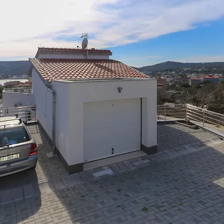 Dom wakacyjny House Ivica *
