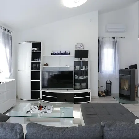 House Ivica * Vinišće