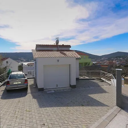 Dom wakacyjny House Ivica *